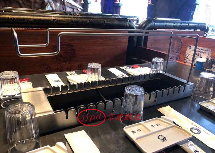全自動無煙燒烤桌子工作原理和優勢是什么？
